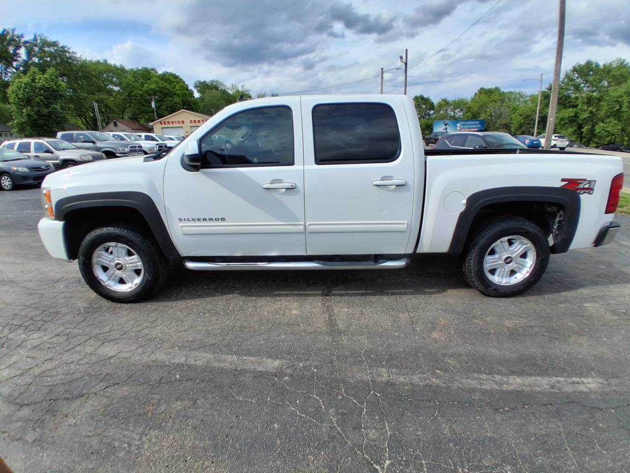 Chevrolet Silverado 1500 LT Crew Cab 4WD 2011