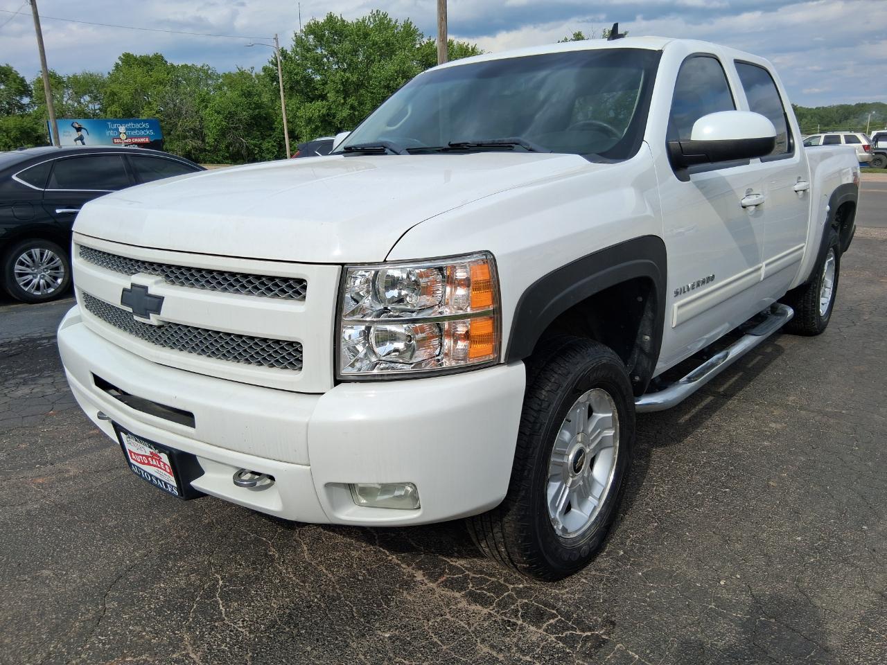 Chevrolet Silverado 1500 LT Crew Cab 4WD 2011
