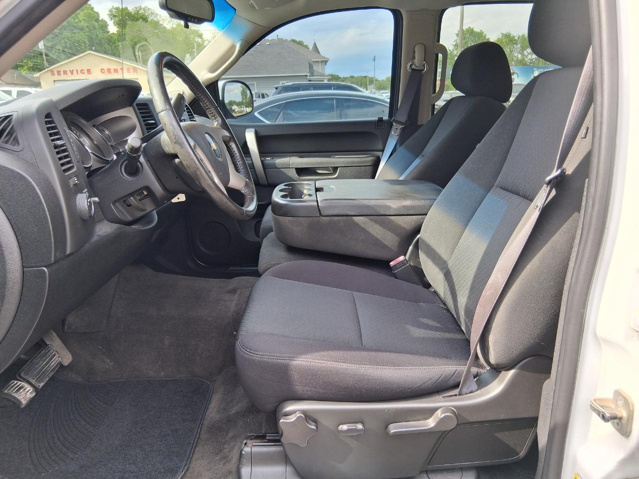Chevrolet Silverado 1500 LT Crew Cab 4WD 2011