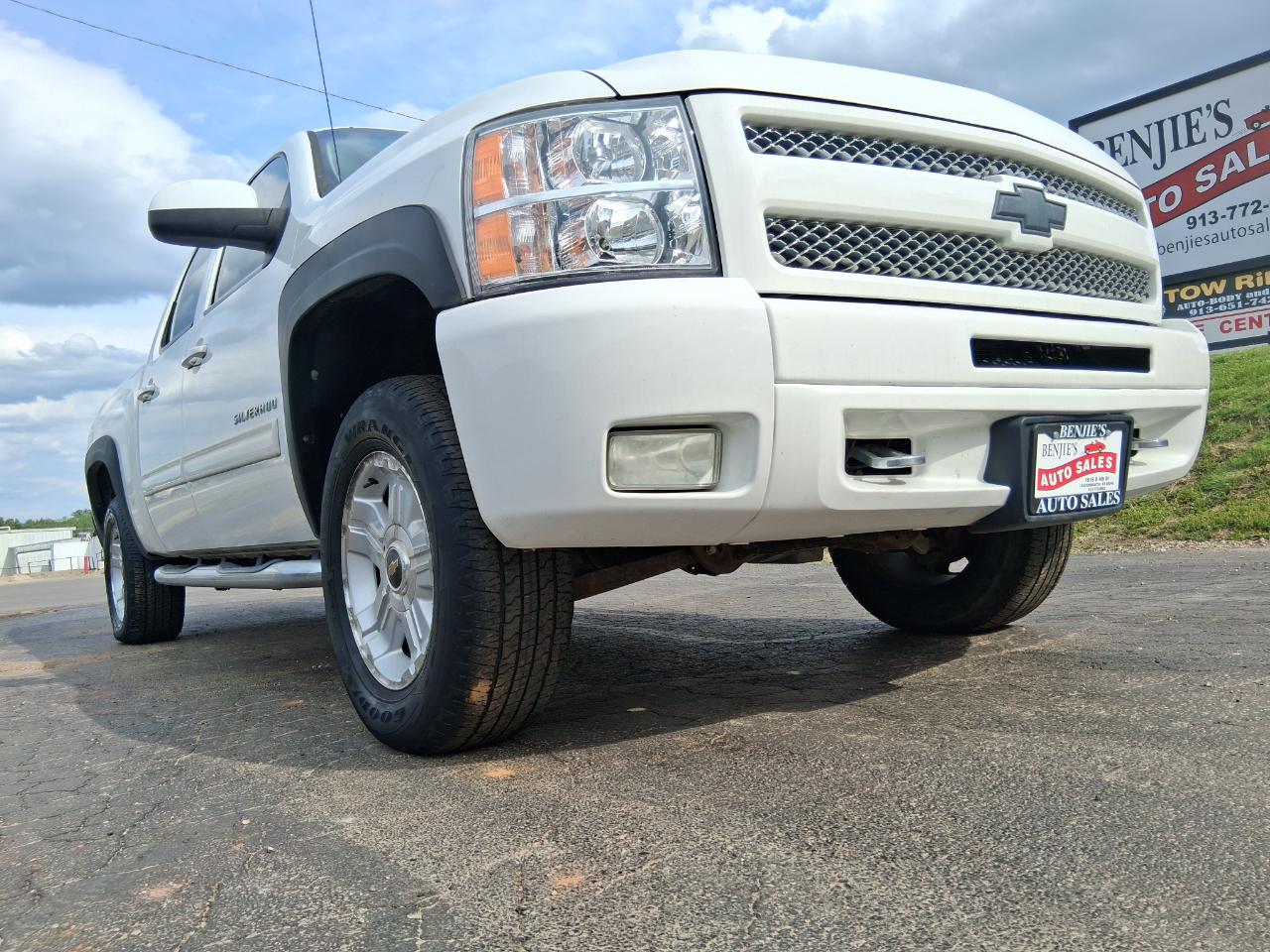 Chevrolet Silverado 1500 LT Crew Cab 4WD 2011