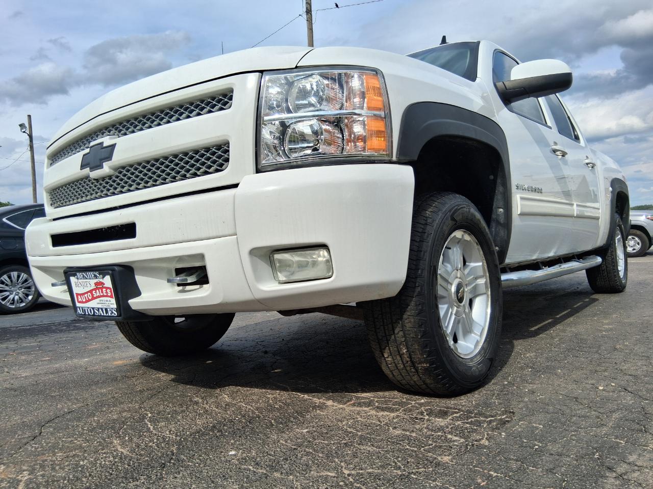 Chevrolet Silverado 1500 LT Crew Cab 4WD 2011