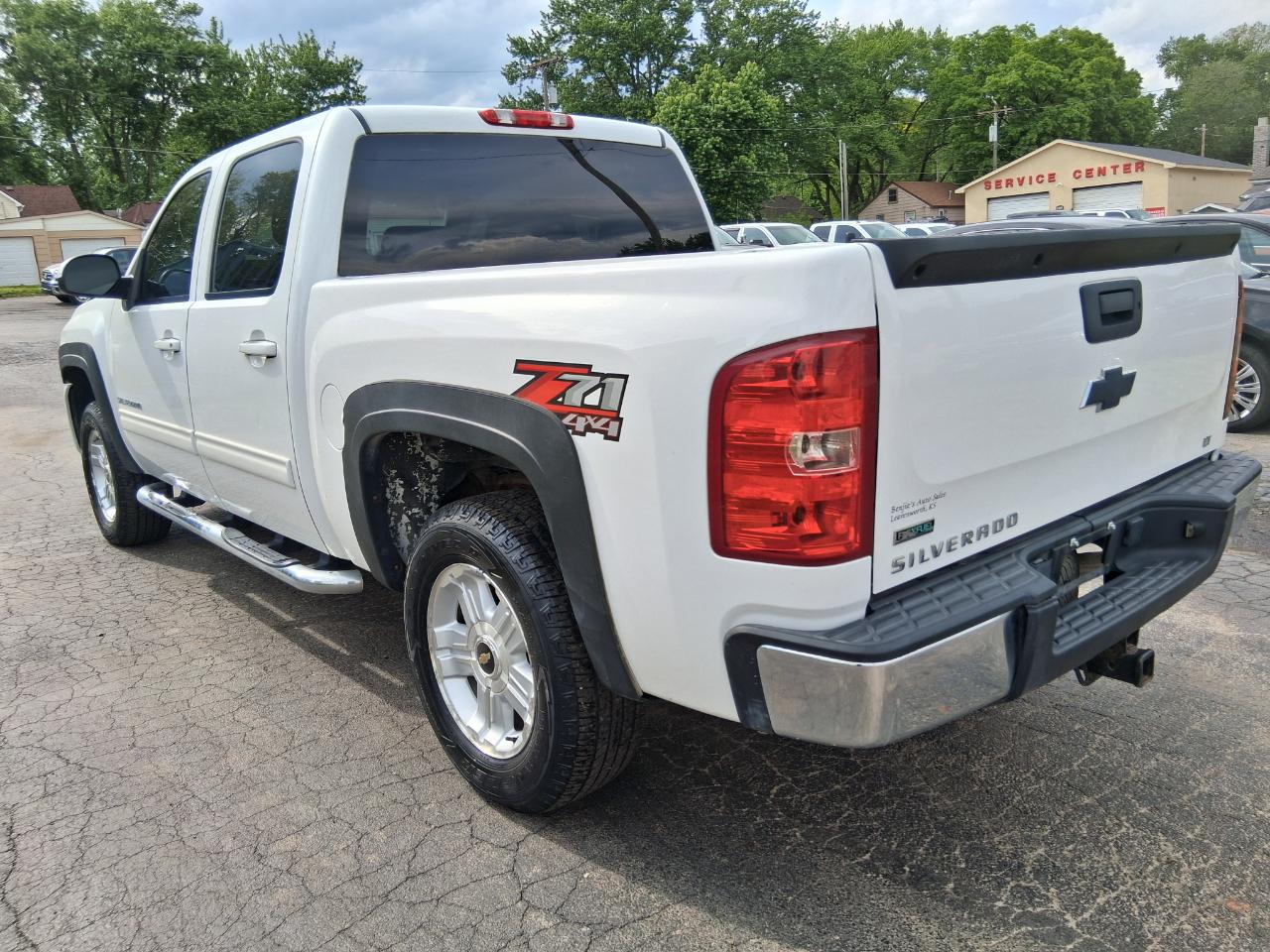 Chevrolet Silverado 1500 LT Crew Cab 4WD 2011