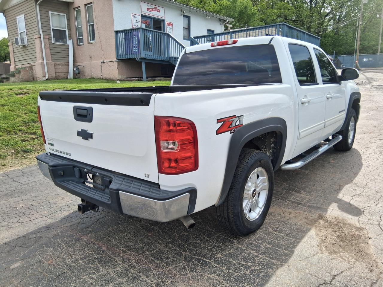 Chevrolet Silverado 1500 LT Crew Cab 4WD 2011