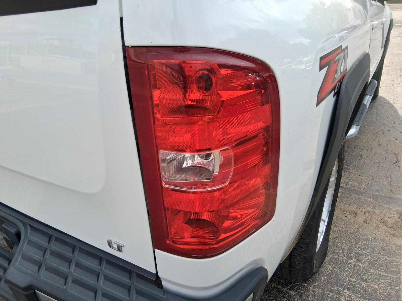 Chevrolet Silverado 1500 LT Crew Cab 4WD 2011
