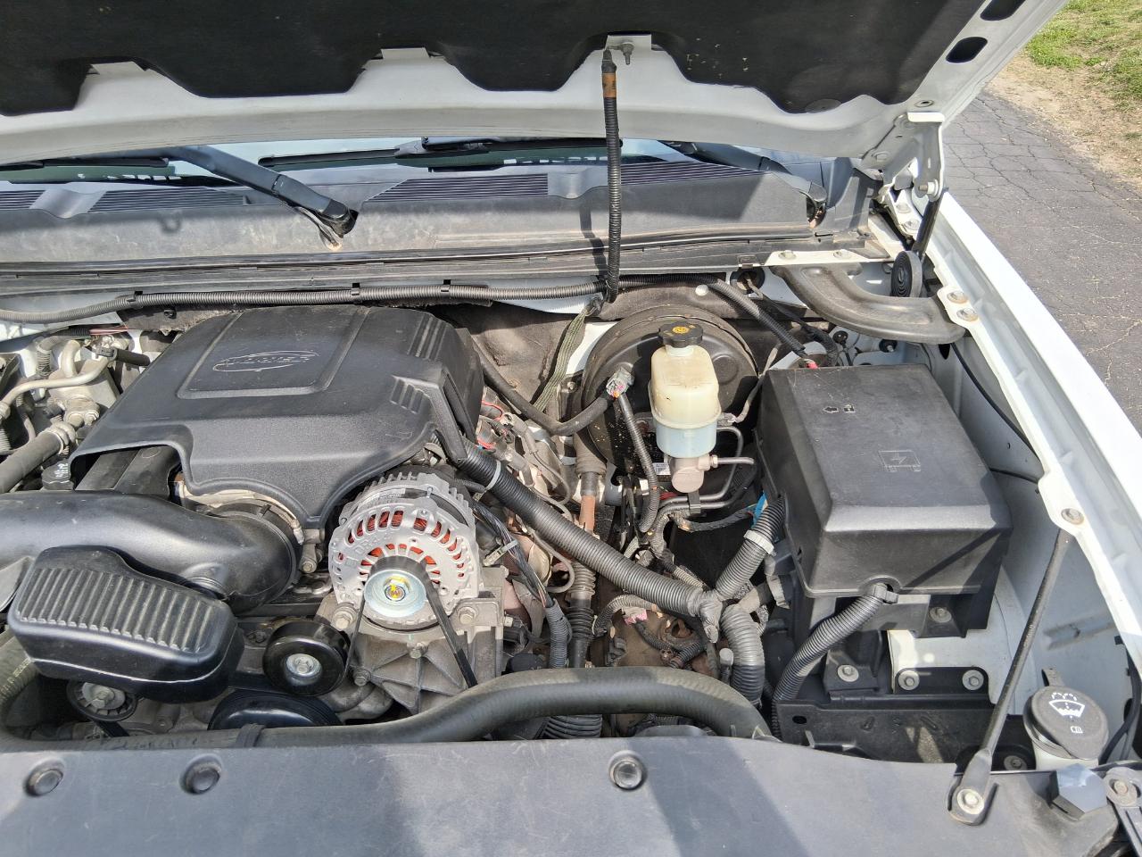 Chevrolet Silverado 1500 LT Crew Cab 4WD 2011