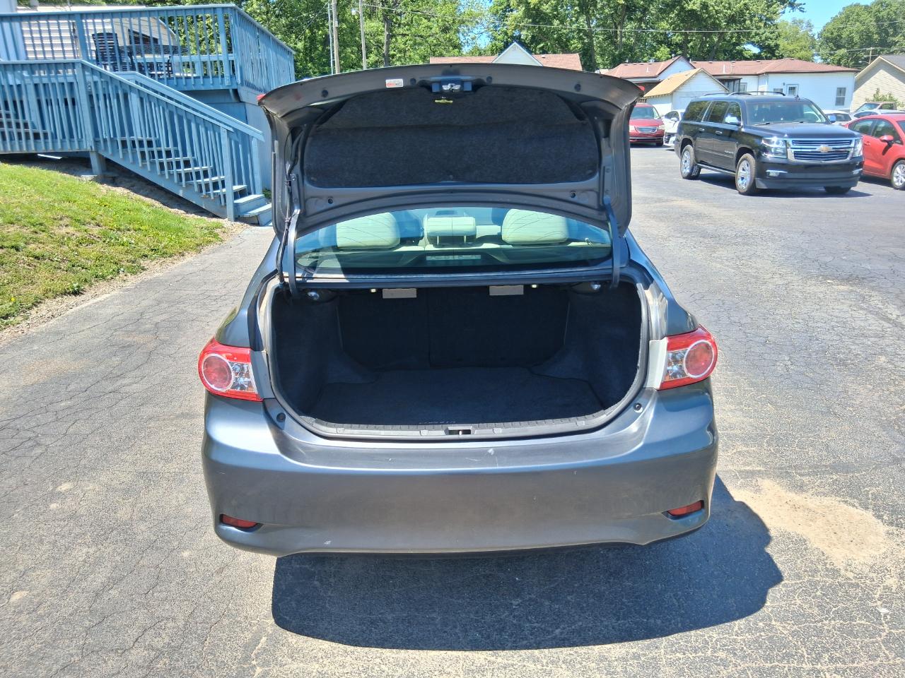 Toyota Corolla S 5-Speed MT 2012