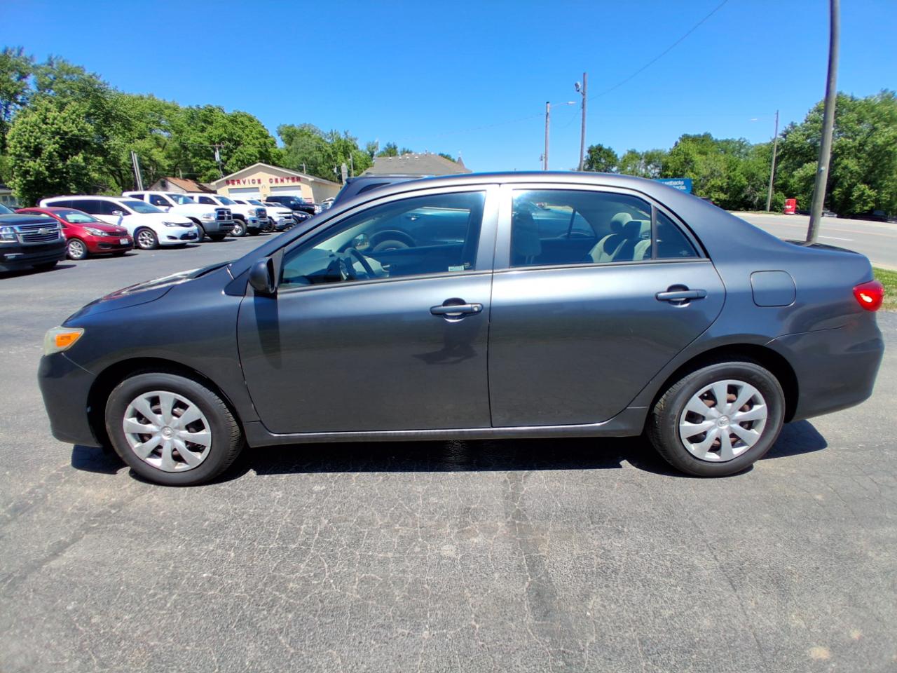 Toyota Corolla S 5-Speed MT 2012