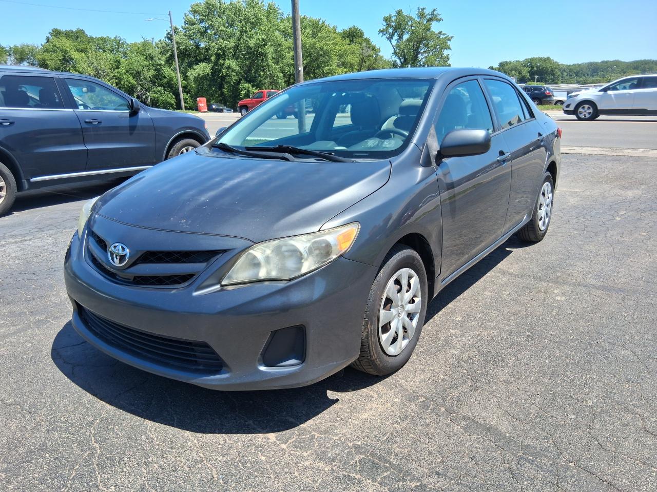 Toyota Corolla S 5-Speed MT 2012