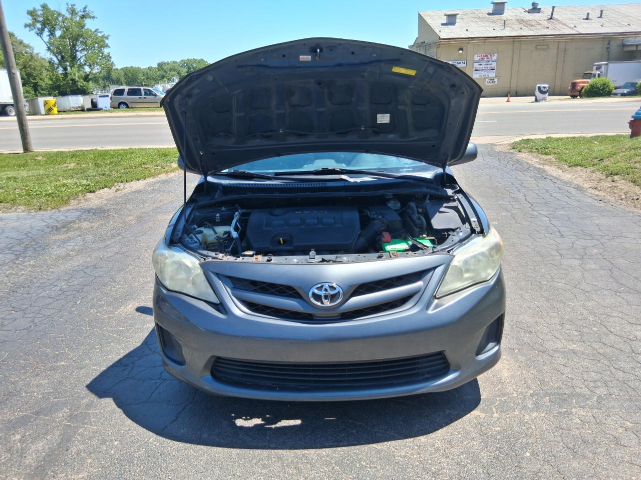 Toyota Corolla S 5-Speed MT 2012