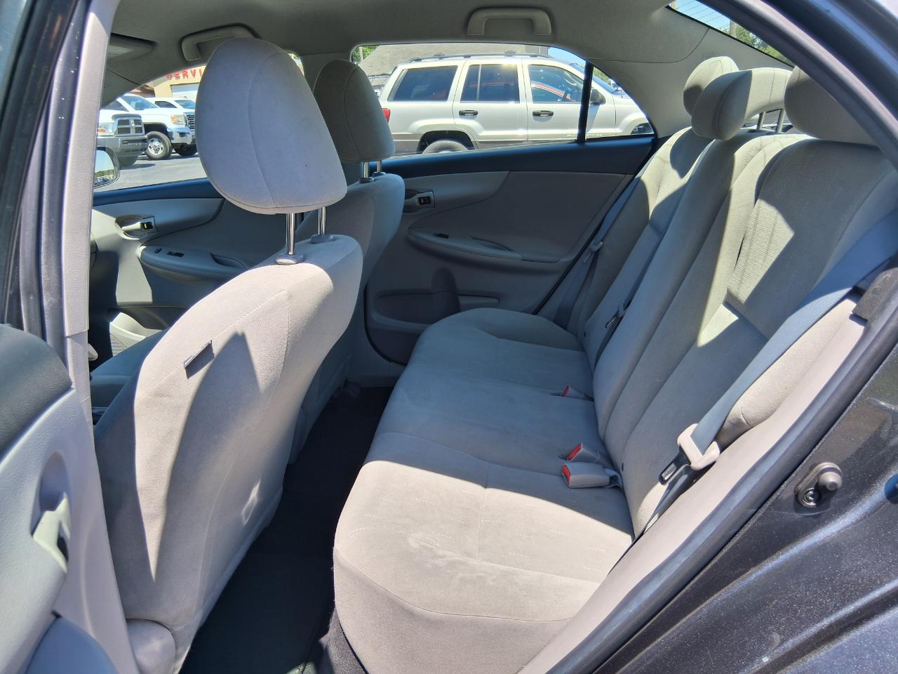 Toyota Corolla S 5-Speed MT 2012