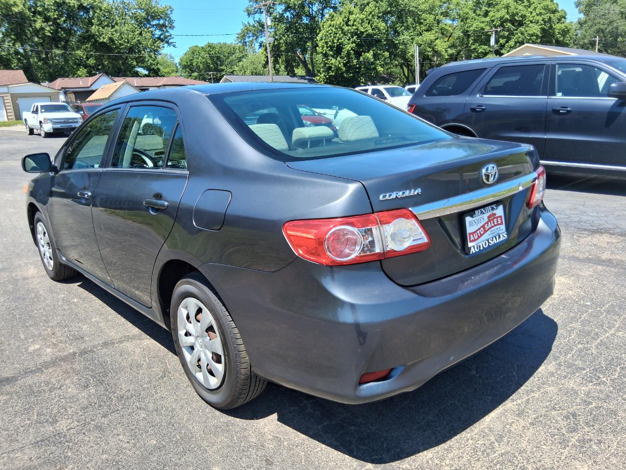 Toyota Corolla S 5-Speed MT 2012
