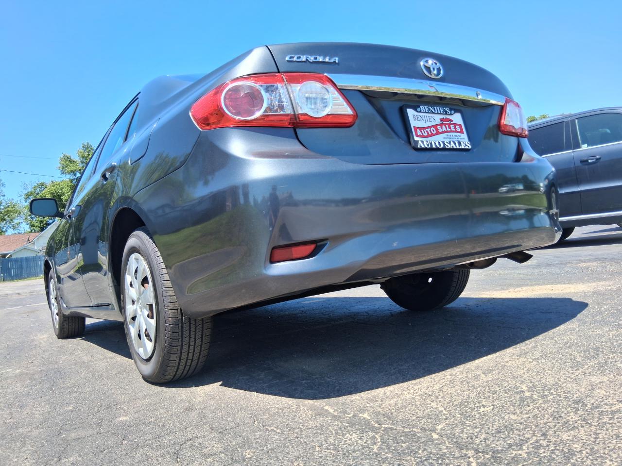 Toyota Corolla S 5-Speed MT 2012
