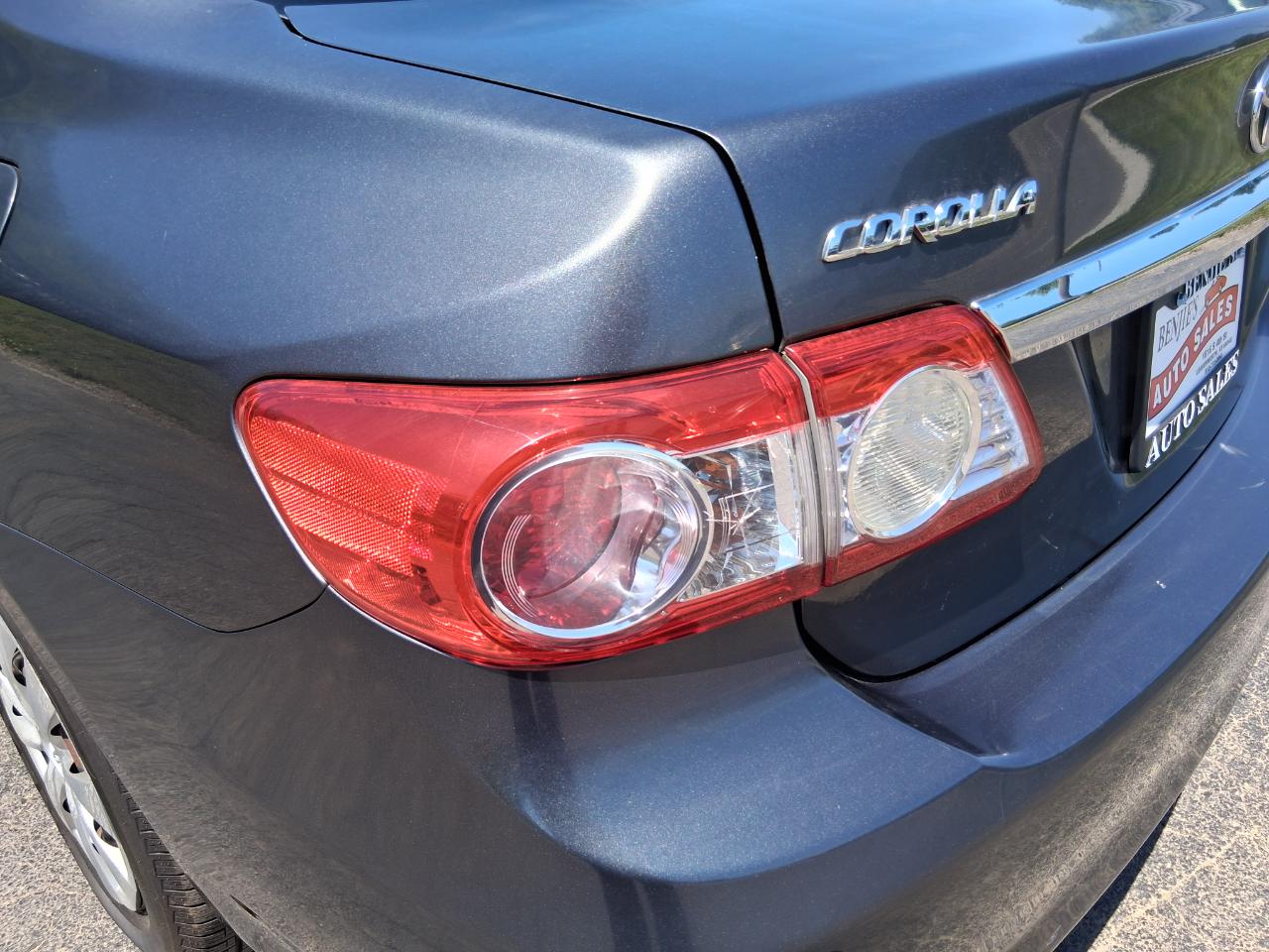 Toyota Corolla S 5-Speed MT 2012
