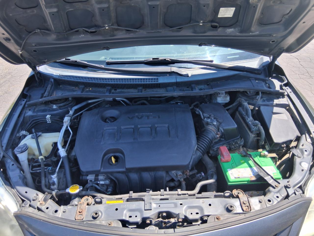 Toyota Corolla S 5-Speed MT 2012
