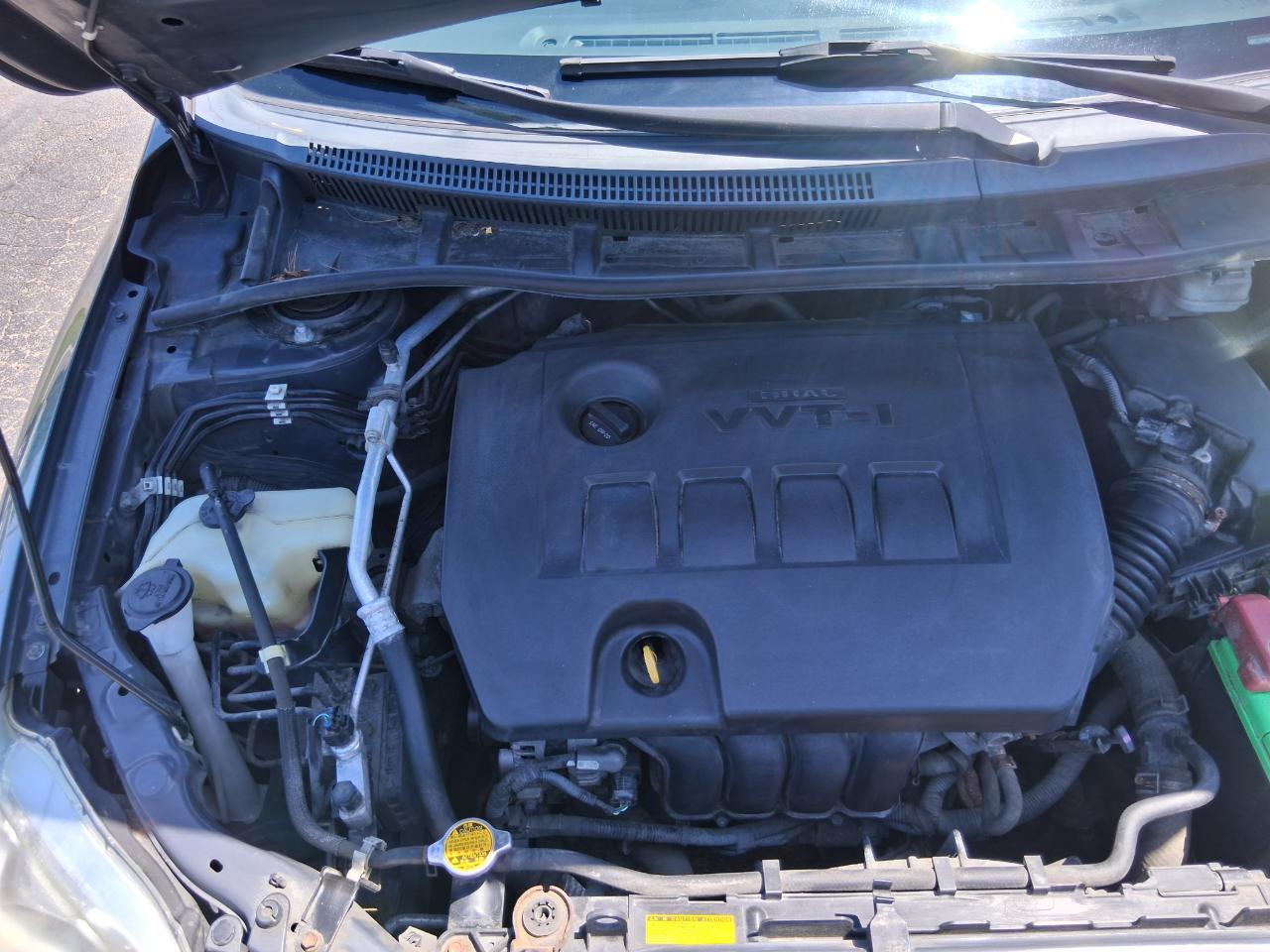 Toyota Corolla S 5-Speed MT 2012