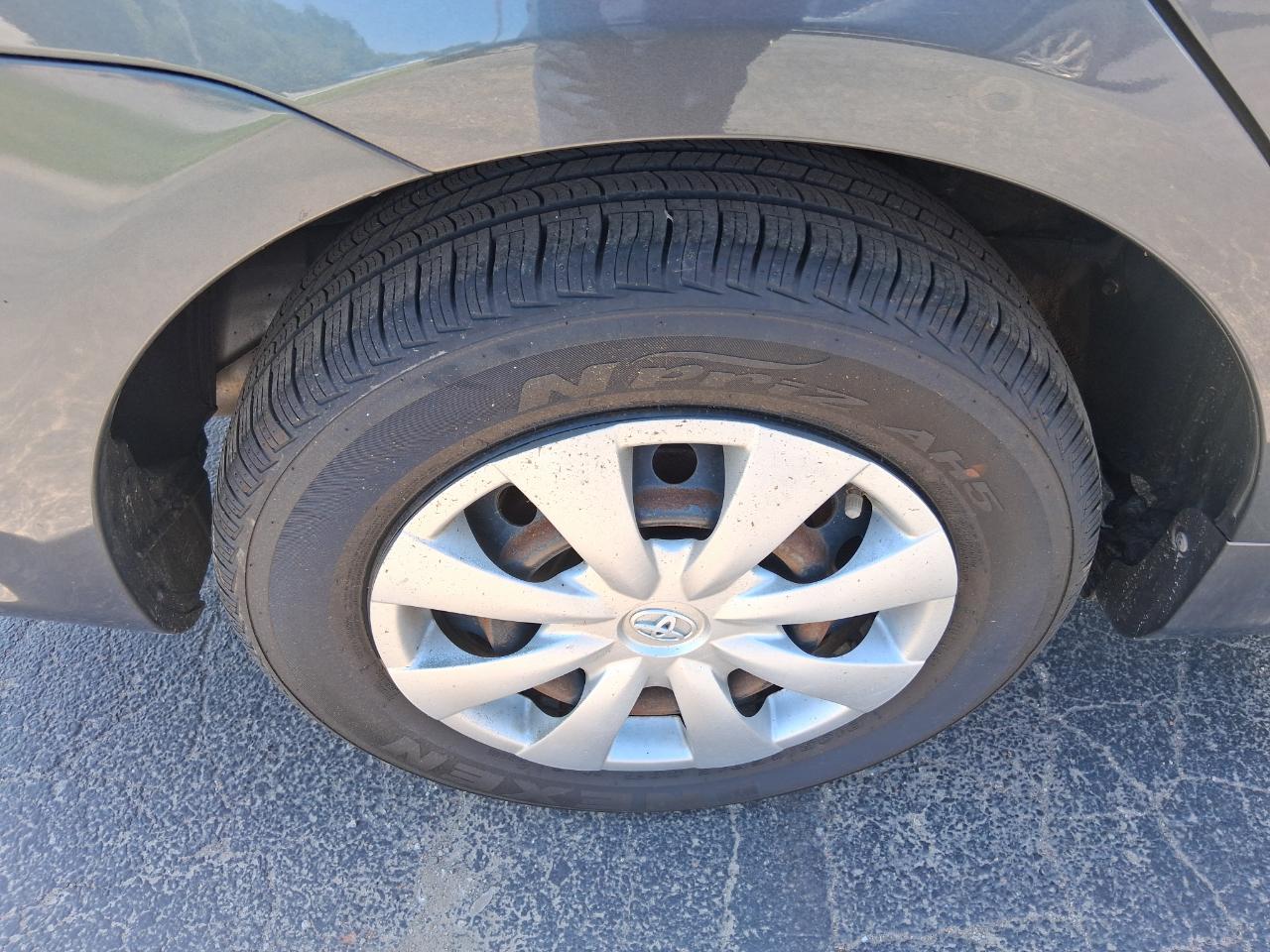 Toyota Corolla S 5-Speed MT 2012