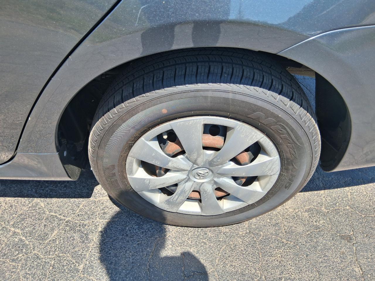 Toyota Corolla S 5-Speed MT 2012