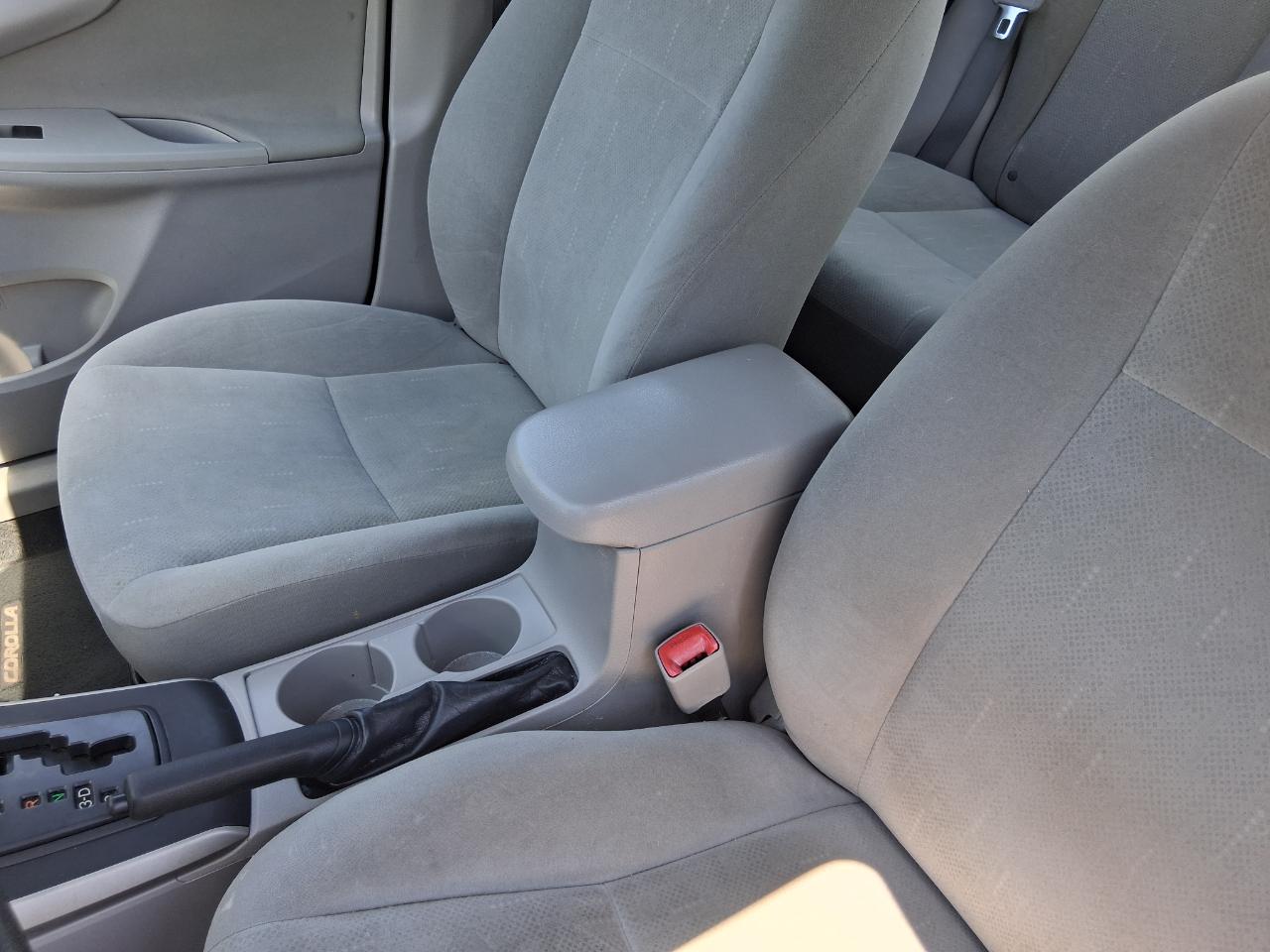 Toyota Corolla S 5-Speed MT 2012
