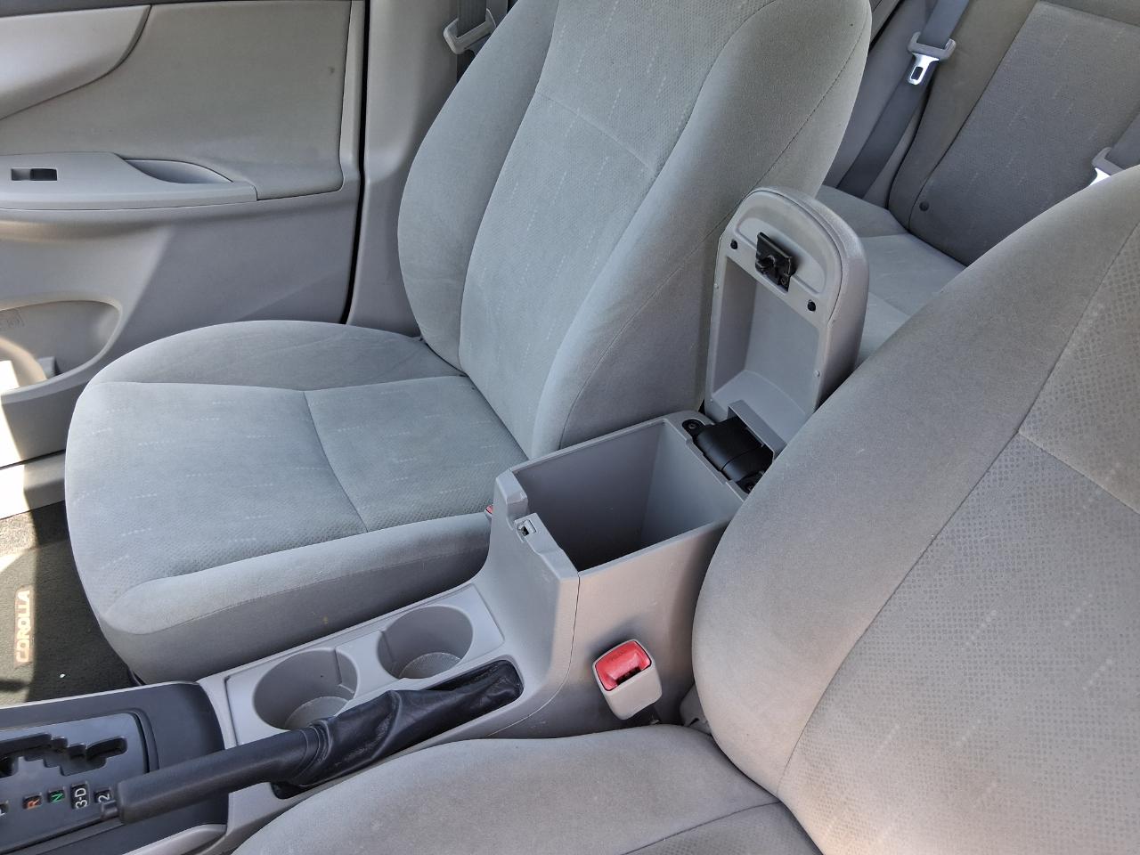 Toyota Corolla S 5-Speed MT 2012