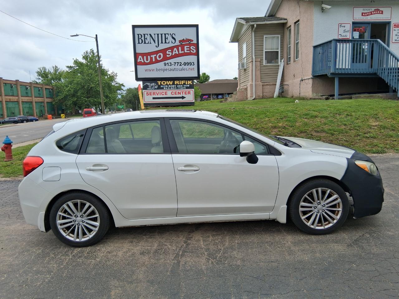 Subaru Impreza Premium Plus 5-Door+S/R 2012