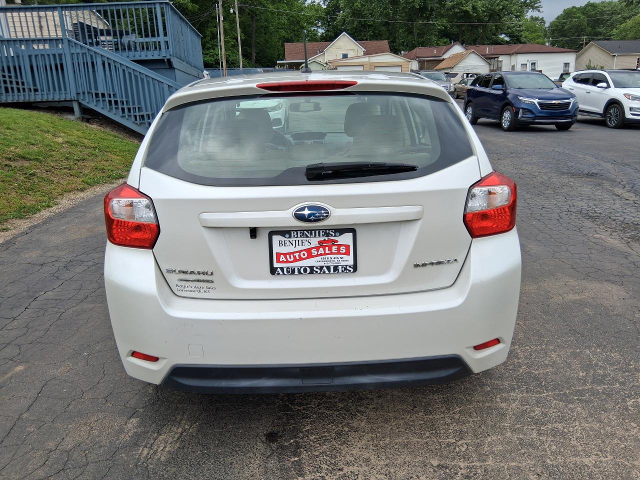 Subaru Impreza Premium Plus 5-Door+S/R 2012