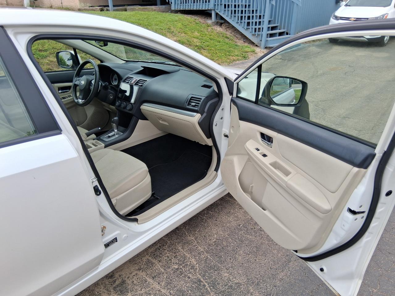 Subaru Impreza Premium Plus 5-Door+S/R 2012