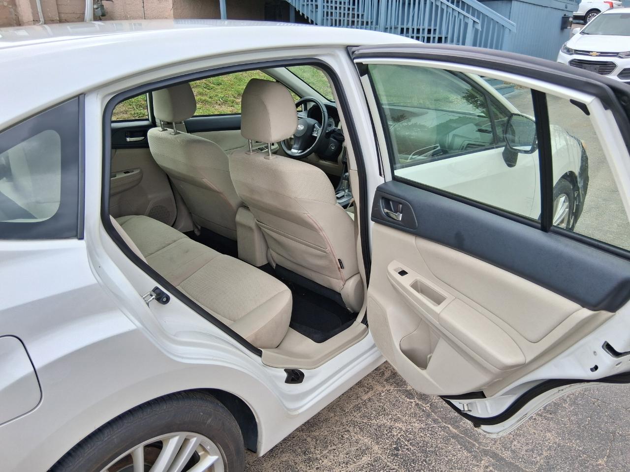 Subaru Impreza Premium Plus 5-Door+S/R 2012