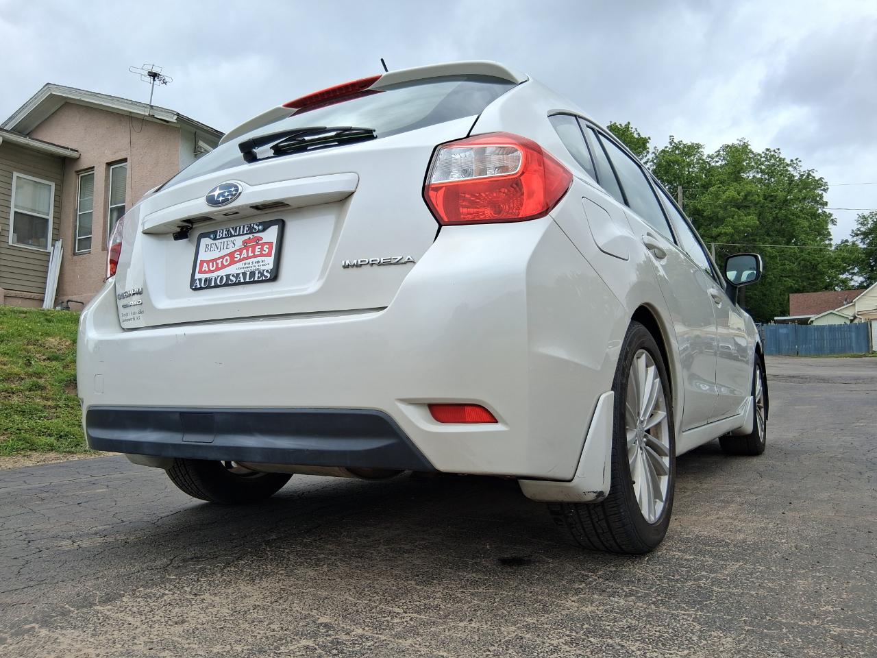 Subaru Impreza Premium Plus 5-Door+S/R 2012