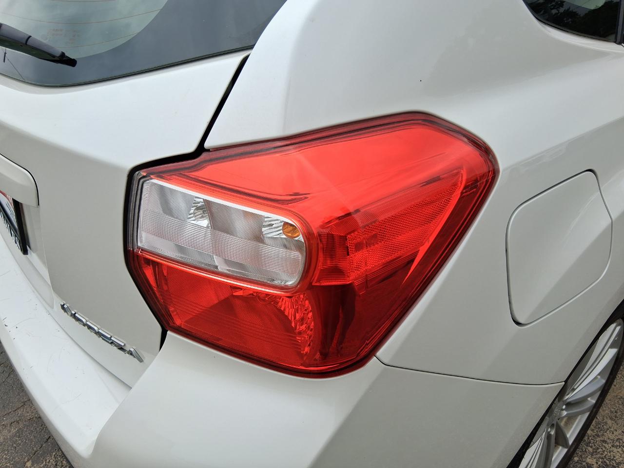 Subaru Impreza Premium Plus 5-Door+S/R 2012