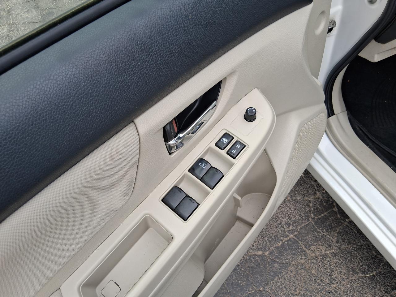 Subaru Impreza Premium Plus 5-Door+S/R 2012