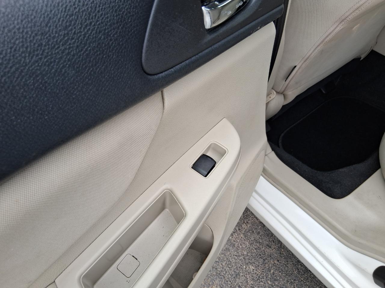 Subaru Impreza Premium Plus 5-Door+S/R 2012