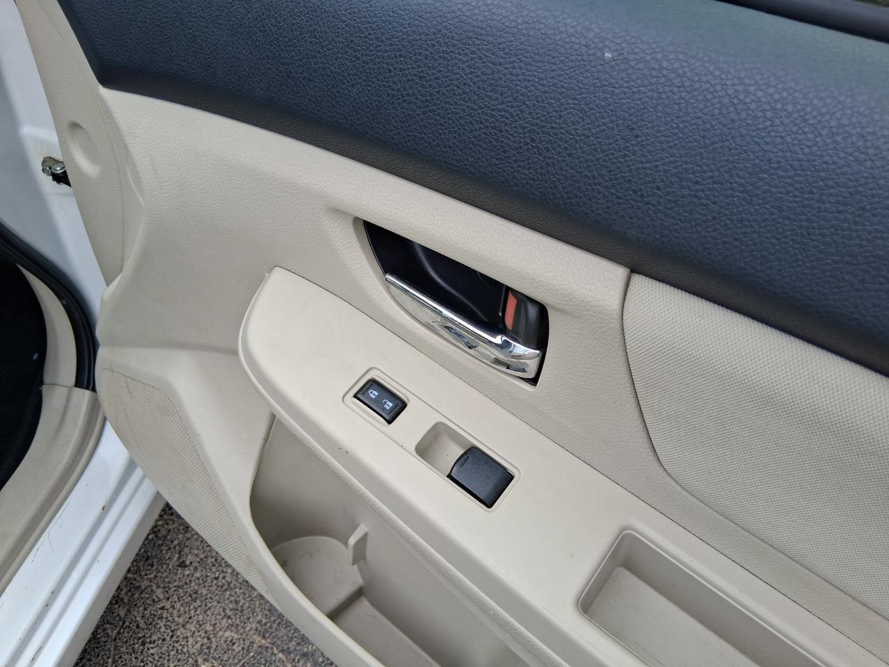 Subaru Impreza Premium Plus 5-Door+S/R 2012