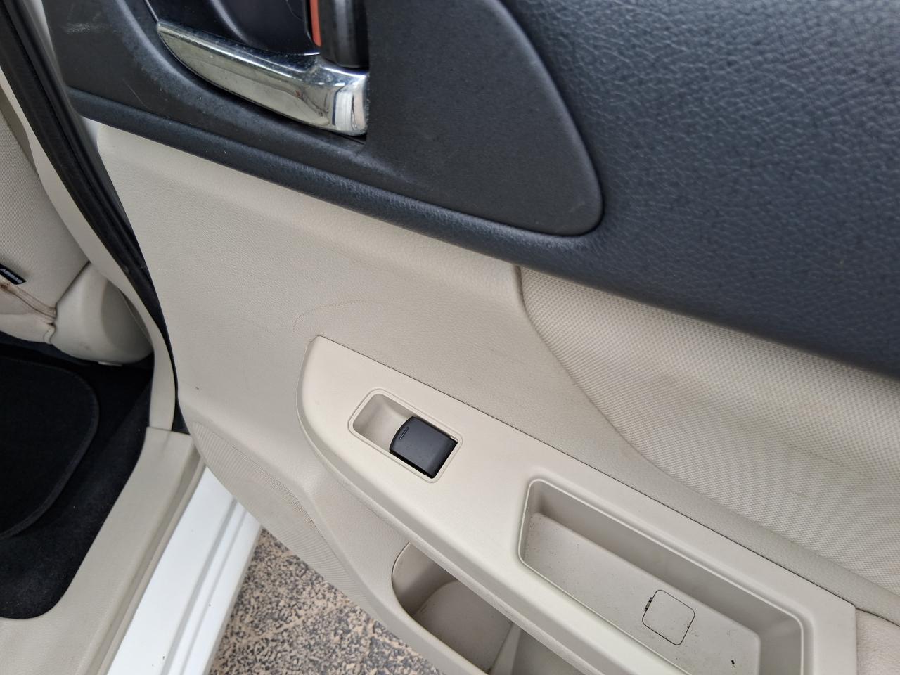 Subaru Impreza Premium Plus 5-Door+S/R 2012