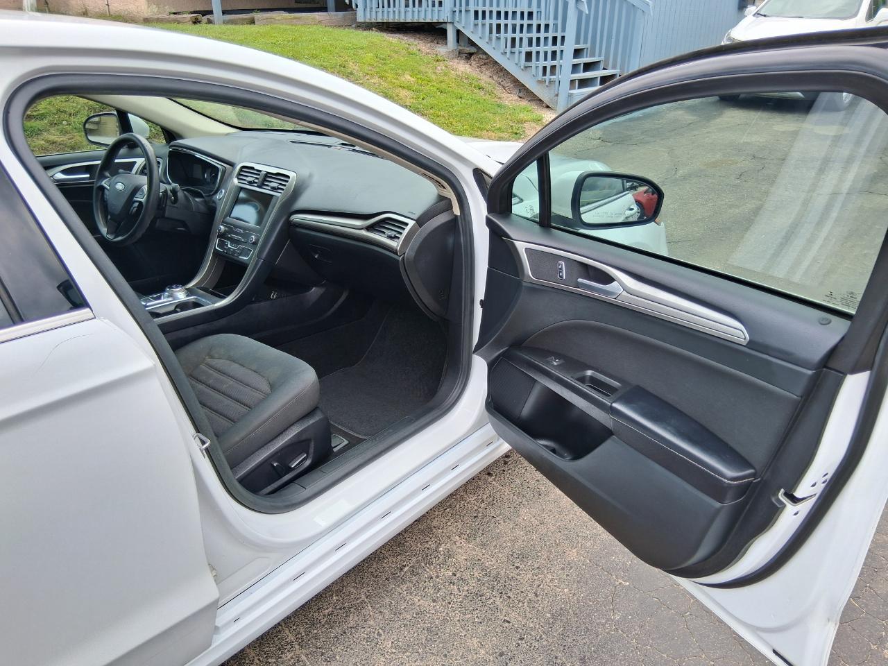 Ford Fusion SE 2019