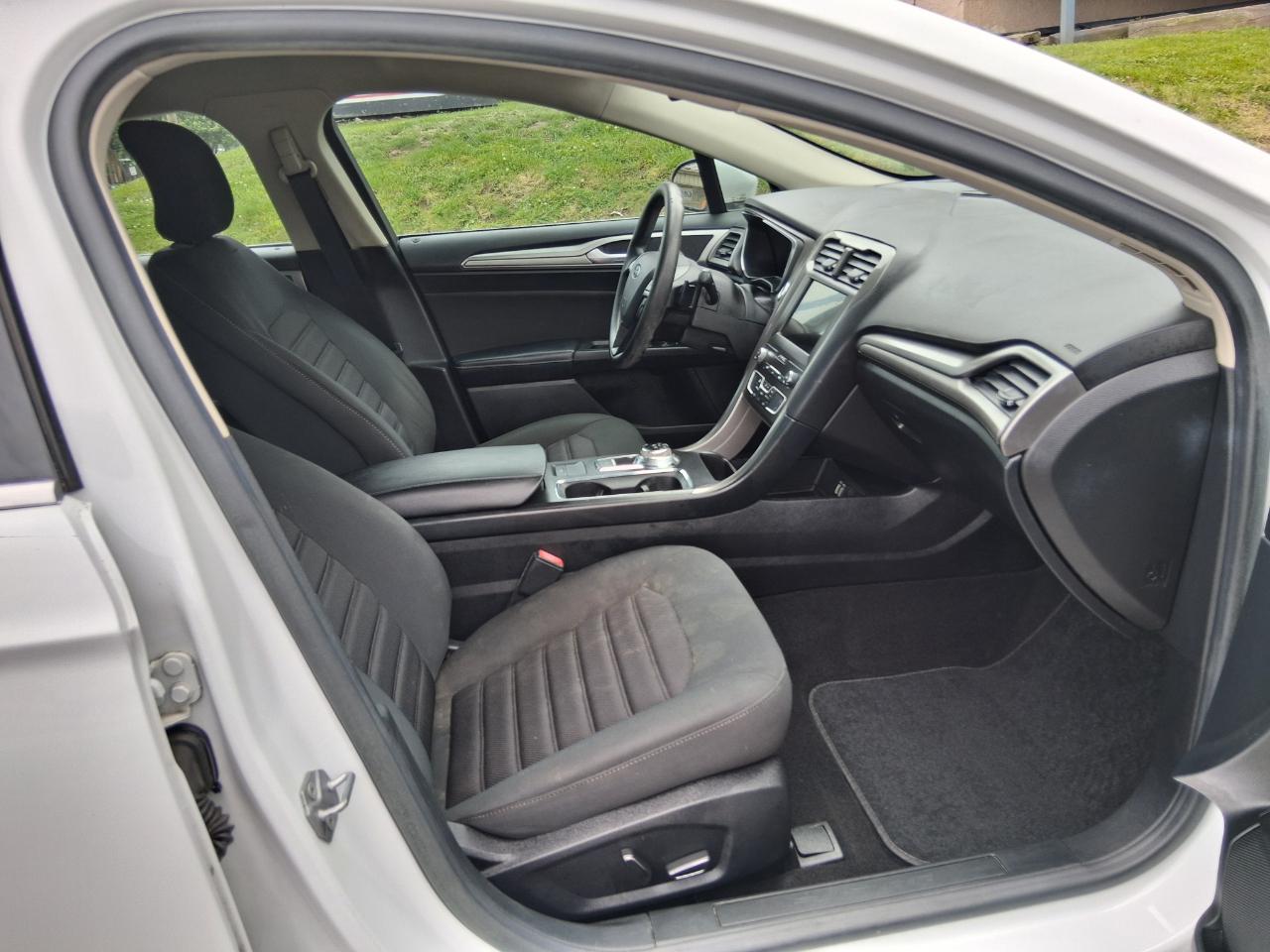 Ford Fusion SE 2019