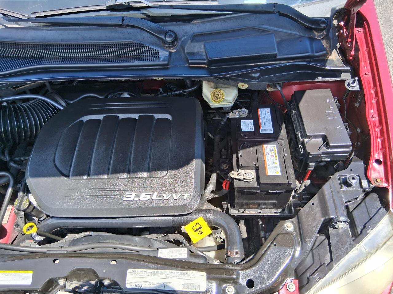 Chrysler Town & Country Touring-L 2012