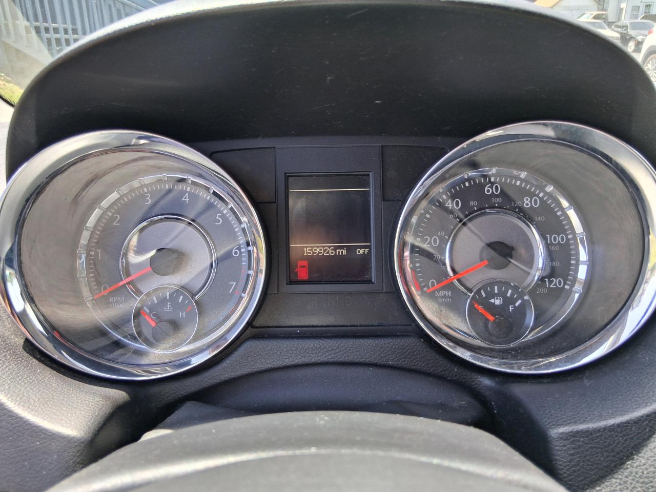 Chrysler Town & Country Touring-L 2012