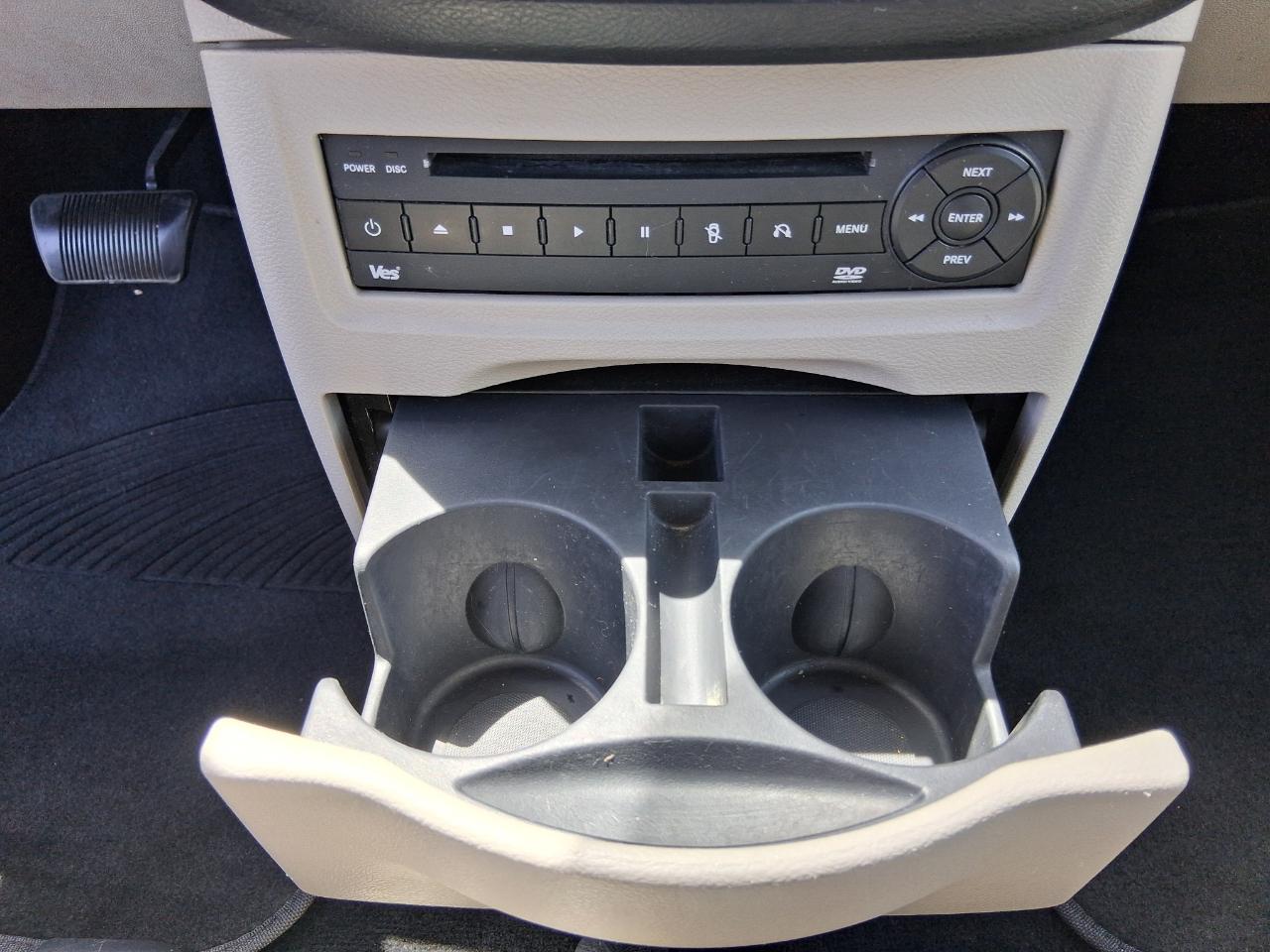 Chrysler Town & Country Touring-L 2012