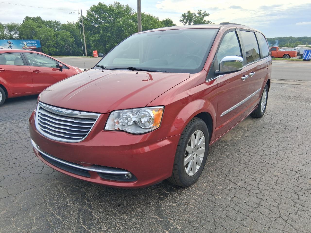 Chrysler Town & Country Touring-L 2012