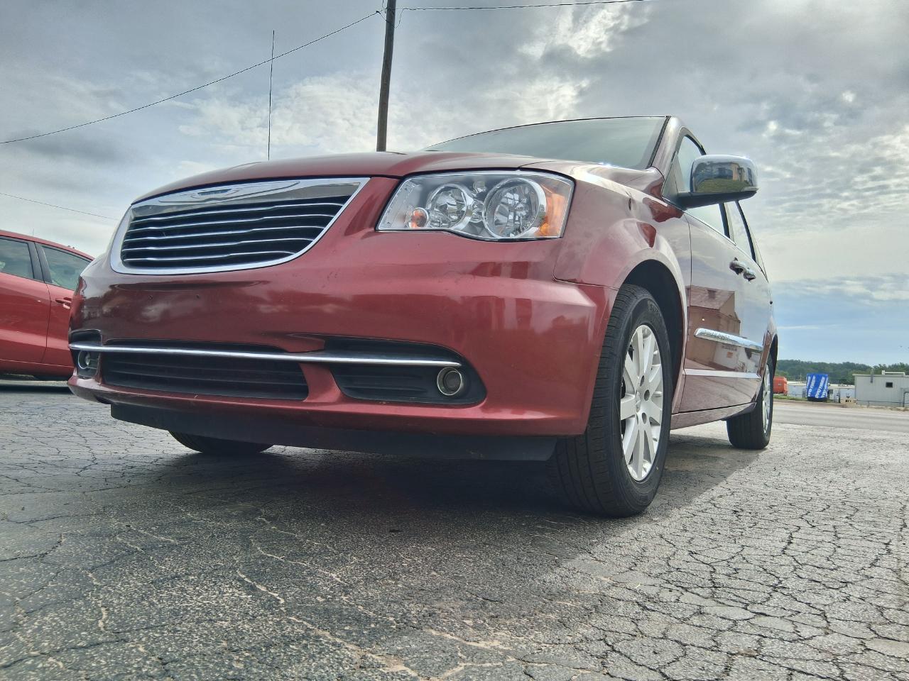 Chrysler Town & Country Touring-L 2012