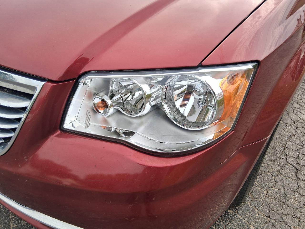 Chrysler Town & Country Touring-L 2012
