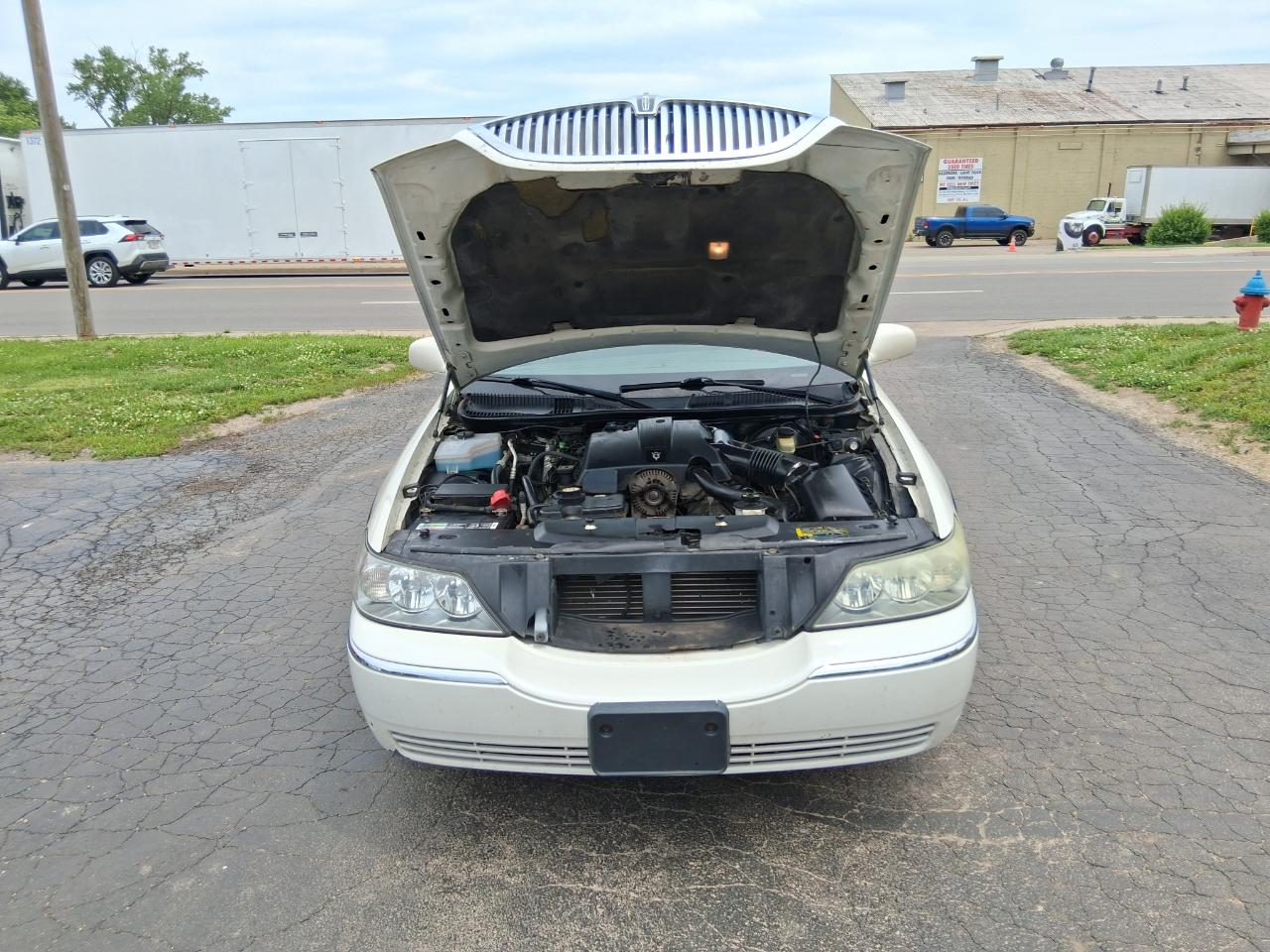 Lincoln Town Car Signature 2003