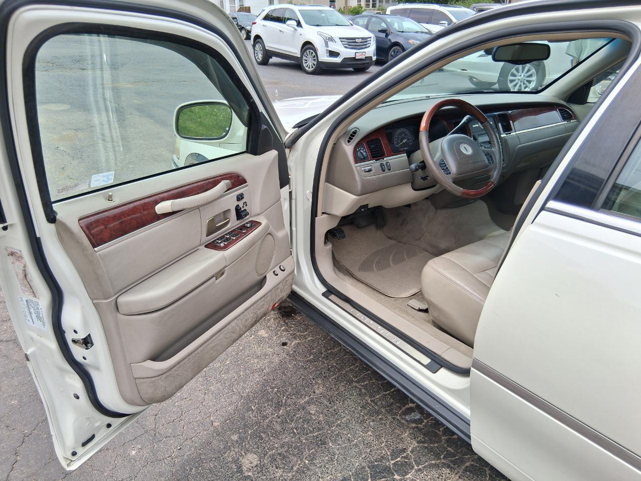 Lincoln Town Car Signature 2003