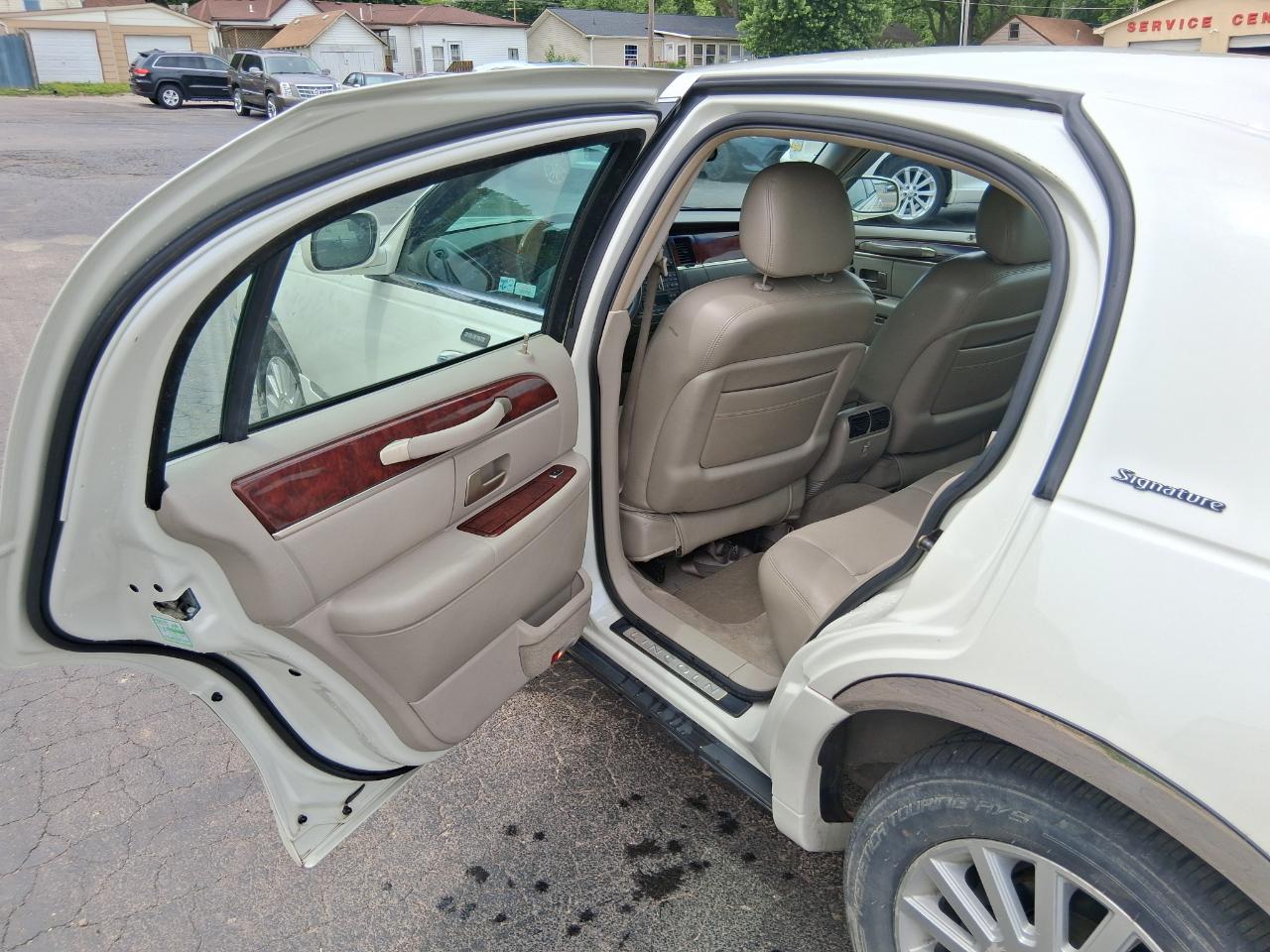 Lincoln Town Car Signature 2003