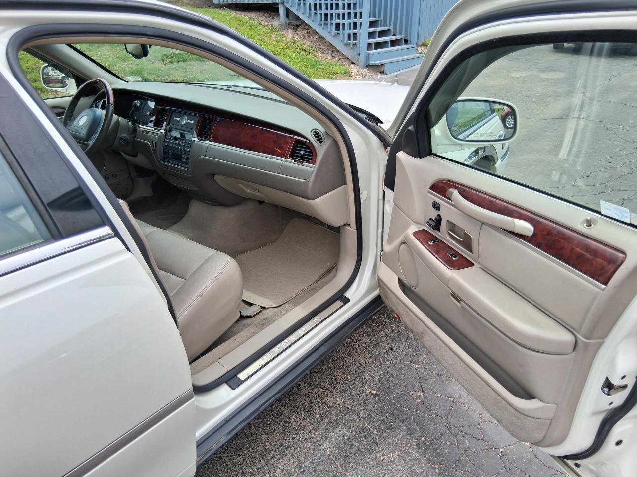 Lincoln Town Car Signature 2003