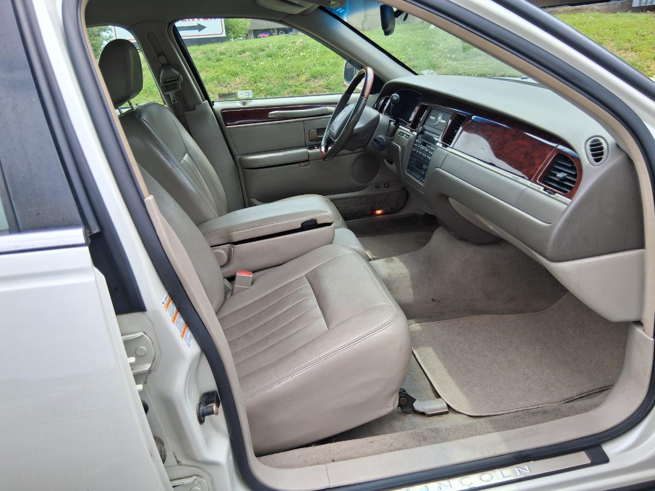 Lincoln Town Car Signature 2003