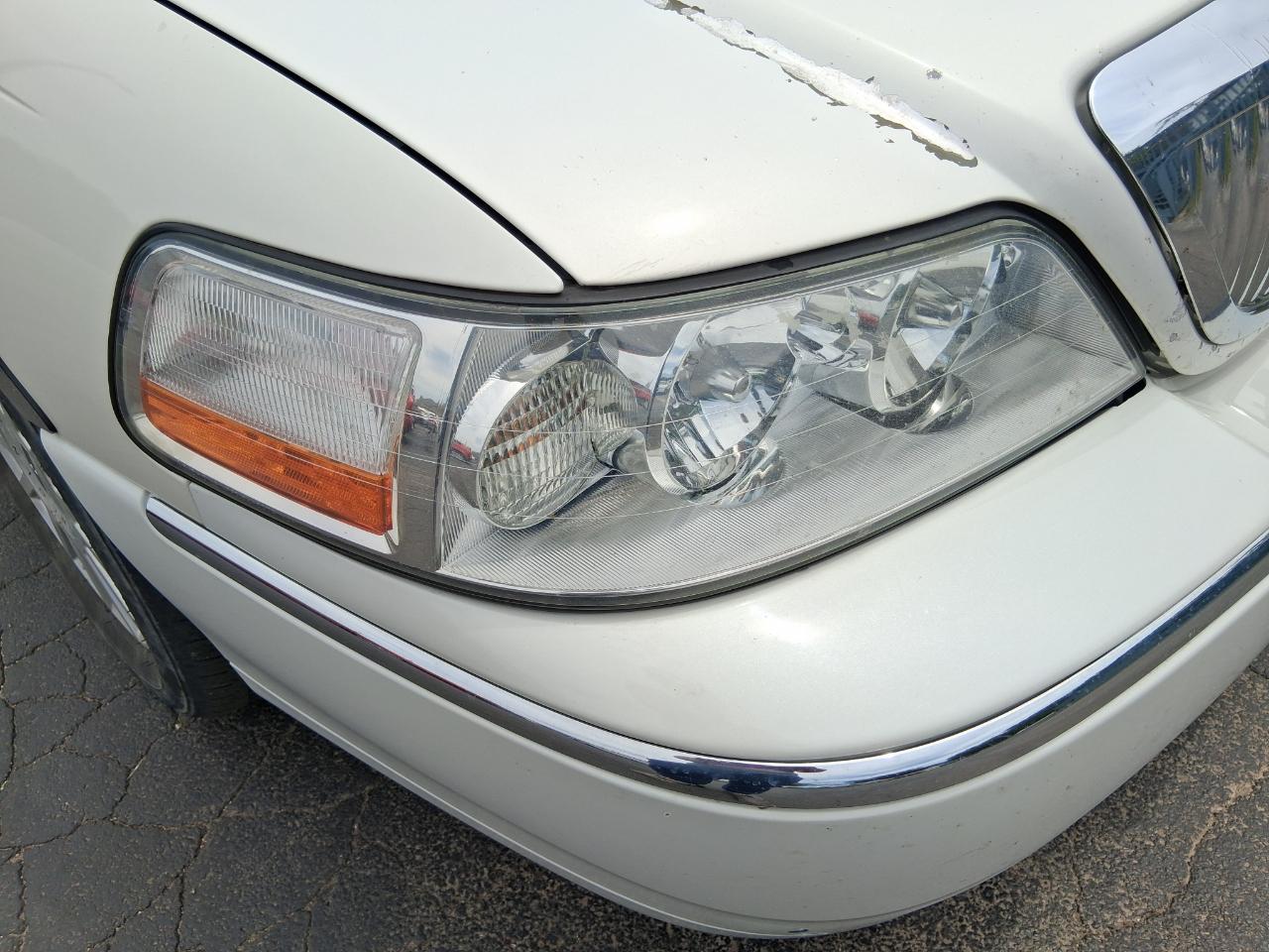 Lincoln Town Car Signature 2003
