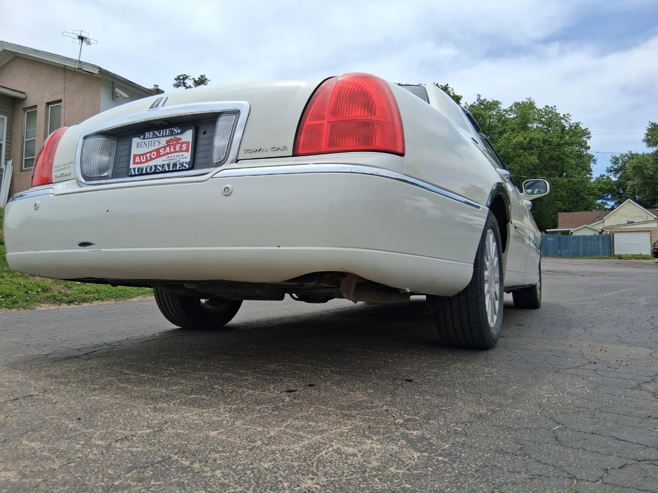 Lincoln Town Car Signature 2003