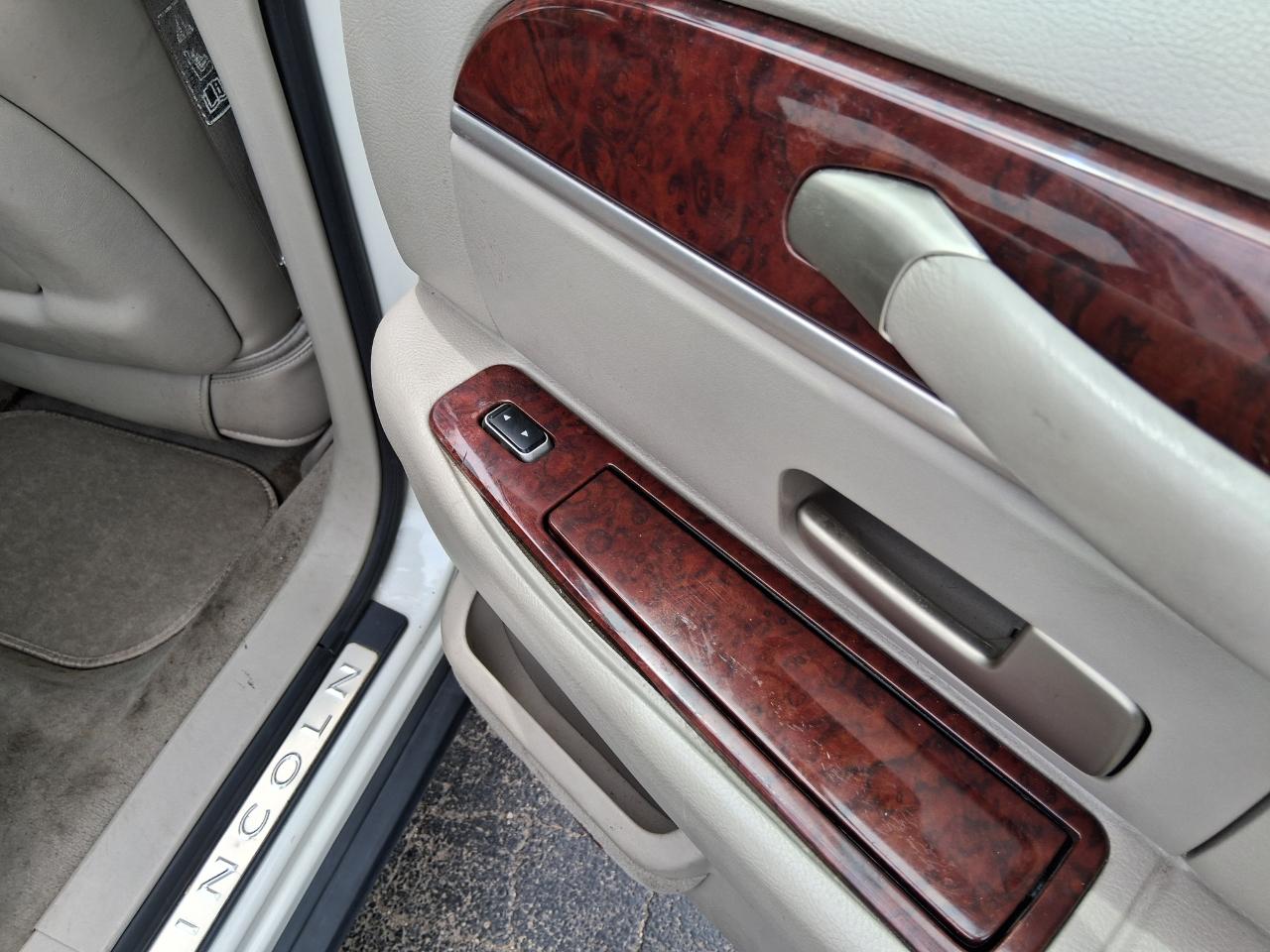 Lincoln Town Car Signature 2003