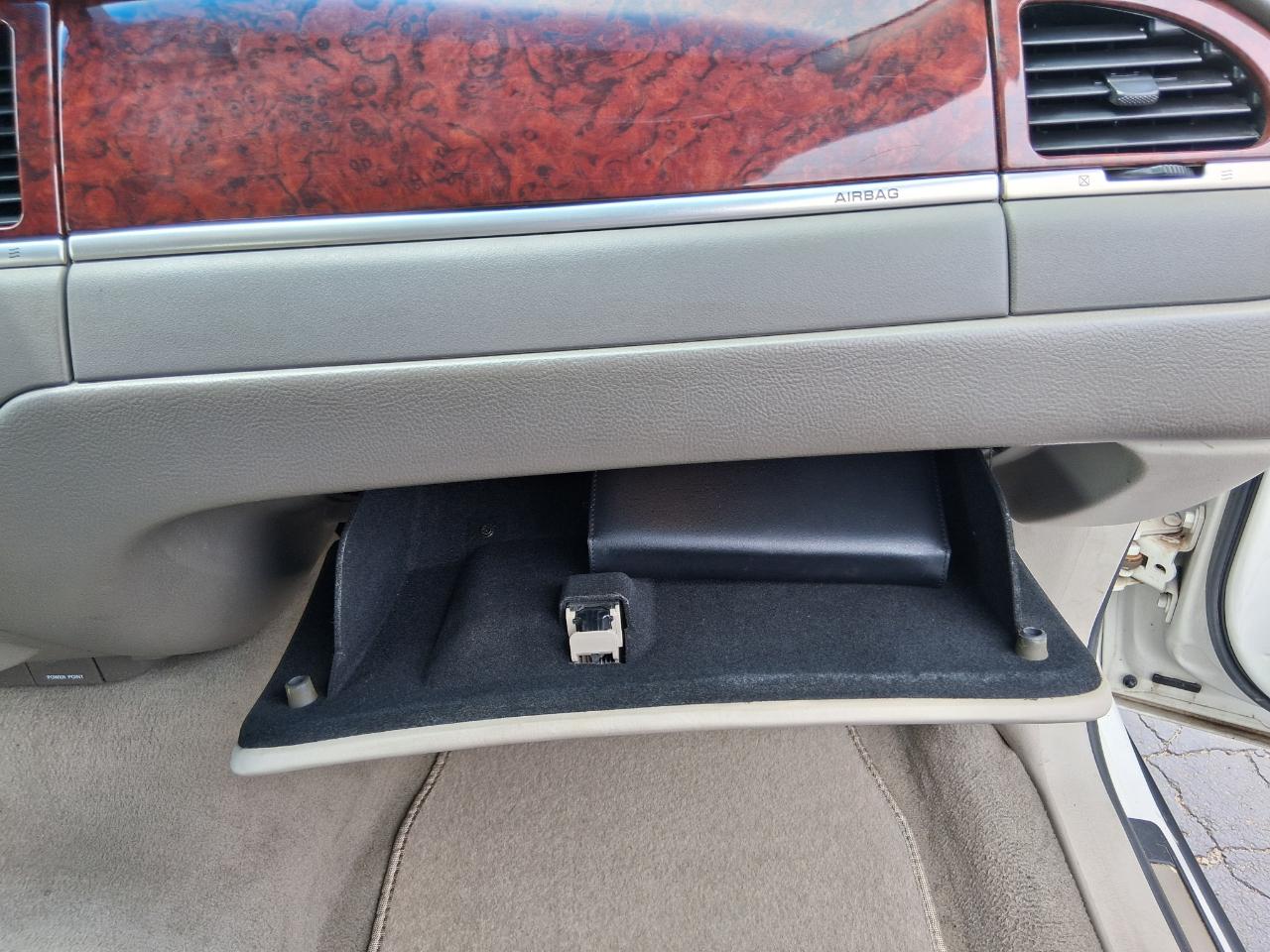 Lincoln Town Car Signature 2003